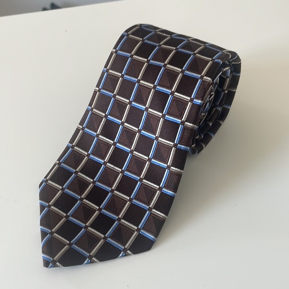 Brown Square Design Michael Kors Silk Tie - Picture 2 of 8
